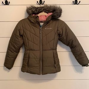 Girls Columbia Winter Coat! Looks brand new!